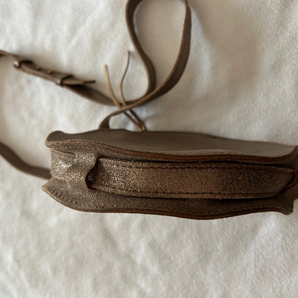 Madewell Women's Gold Metallic Leather The Simple Circle Crossbody Bag, Small - Picture 9 of 16